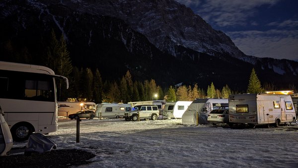 Camping Zugspitz Resort bei Nacht