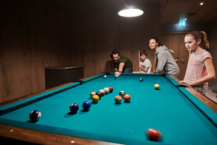Billard spielen im Zugspitz Resort Billard-Tisch im Zugspitz Resort