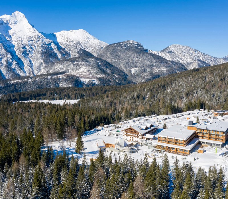 Aussenansicht Zugspitz Resort Winter