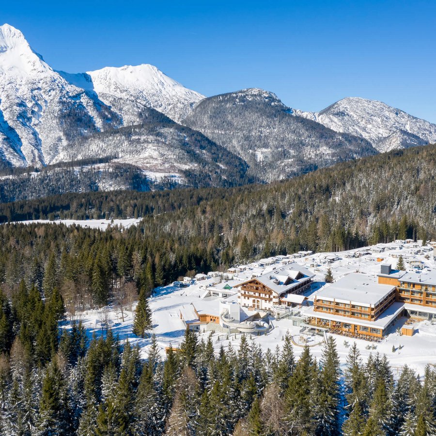 Aussenansicht Zugspitz Resort Winter