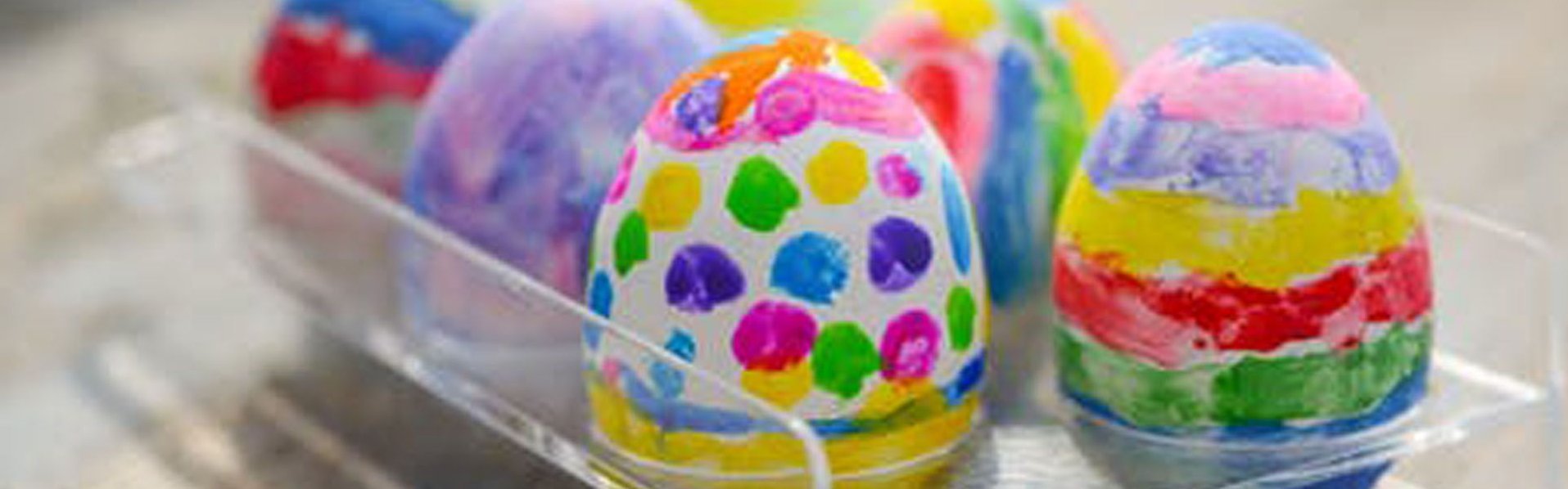 Bunt bemalte Ostereier
