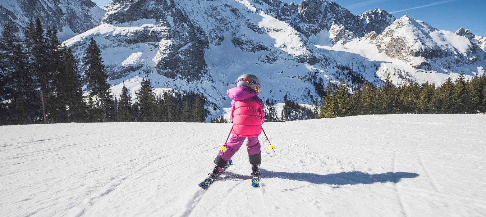 Kind fährt Ski
