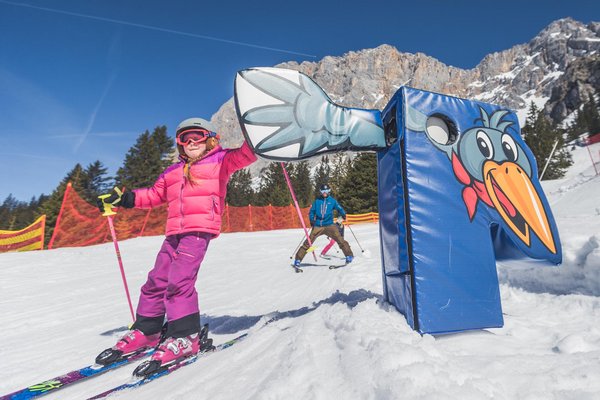Kind beim Skifahren