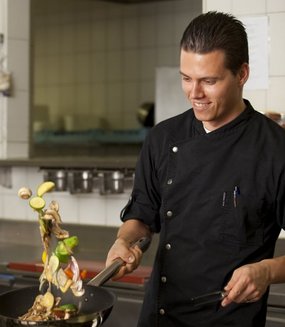 Koch beim Kochen