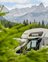 Wohnwagen auf dem Campingplatz mit Bergblick