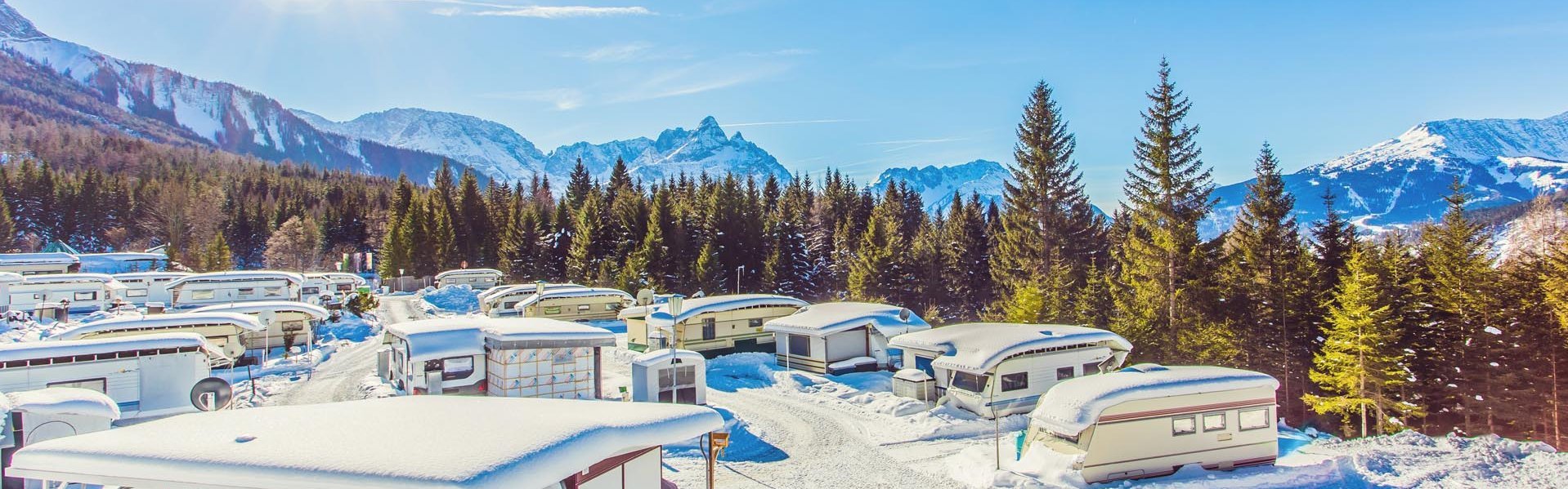 Verschneiter Campingplatz in Ehrwald Verschneiter Campingplatz