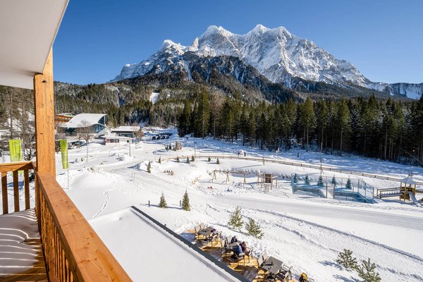 Ausblick auf die Zugspitze vom Balkon aus 