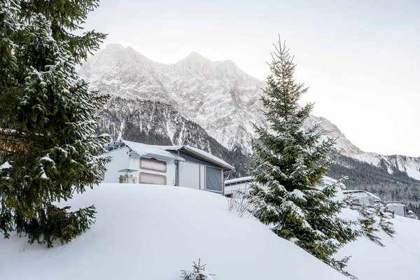 Verschneite Winterlandschaft beim Zugspitz Resort