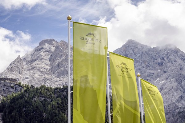 Grüne Fahnen im Zugspitz Resort 