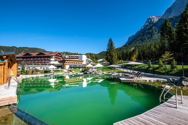 Schwimmteich im Zugspitz Resort