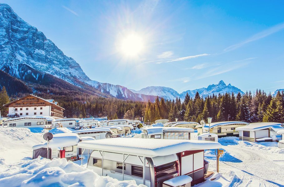Verschneiter Campingplatz in Ehrwald