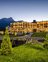 Ansicht des Zugspitz Resort am Abend im Sommer