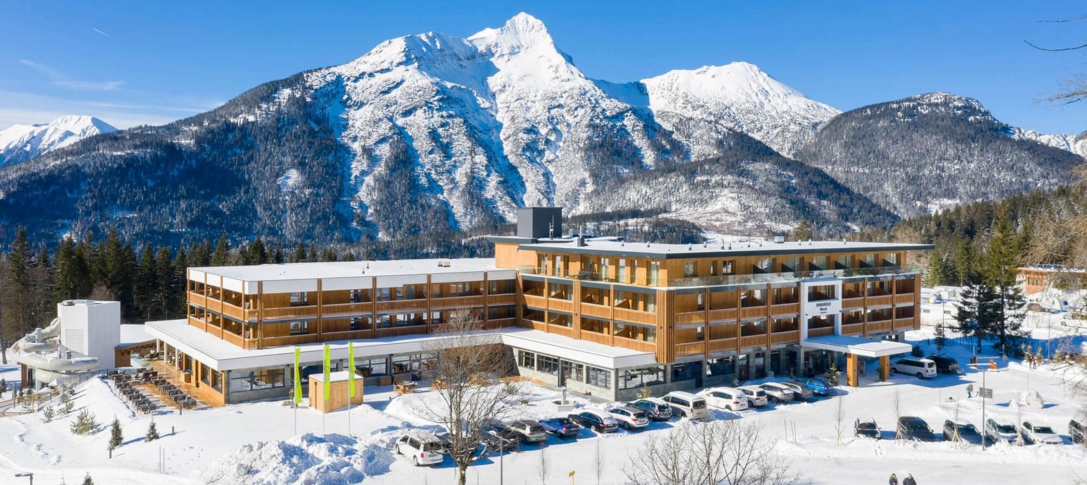 Aussenansicht Zugspitz Resort Winter