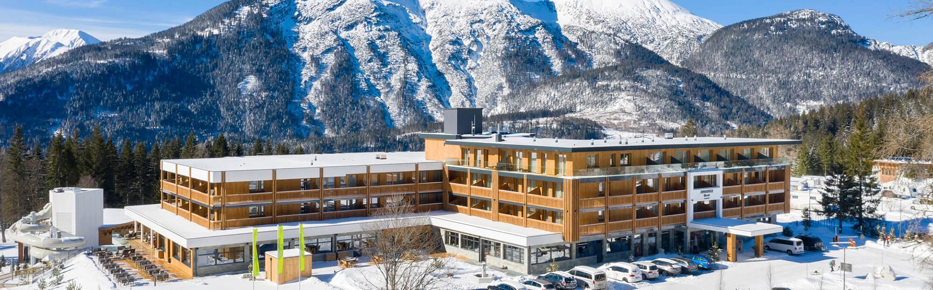 Das Resort in Ehrwald im Winter Aussenansicht Zugspitz Resort Winter