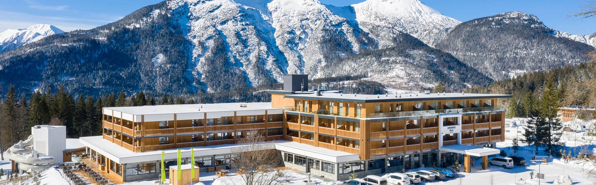 Das Resort in Ehrwald im Winter Aussenansicht Zugspitz Resort Winter