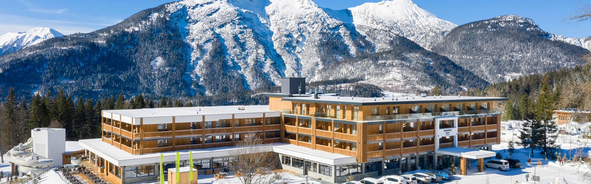 Das Resort in Ehrwald im Winter Aussenansicht Zugspitz Resort Winter