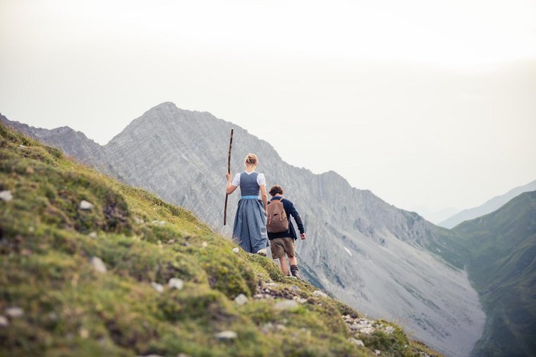 Paar beim Wandern
