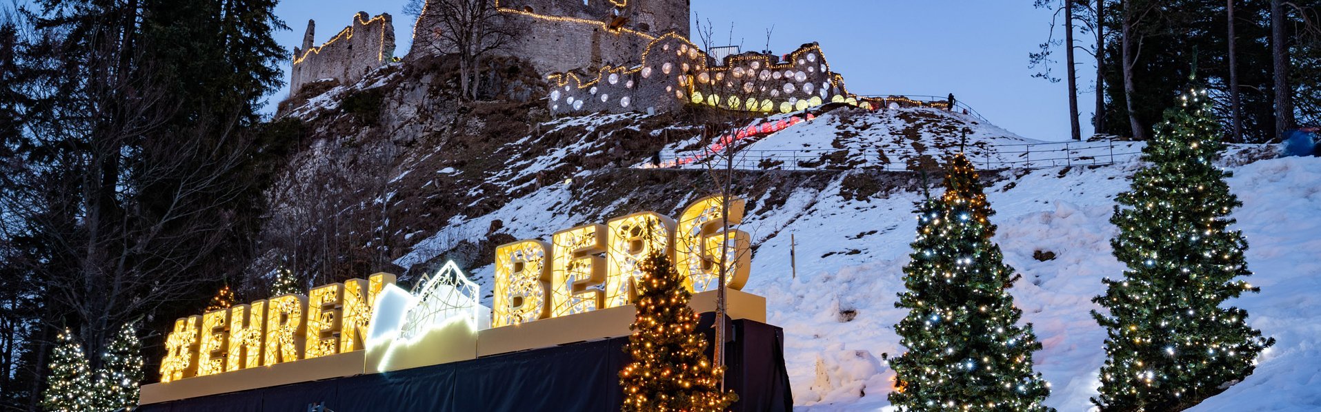 Lumagica in Reutte Burg Ehrenberg mit Weihnachtsbeleuchtung