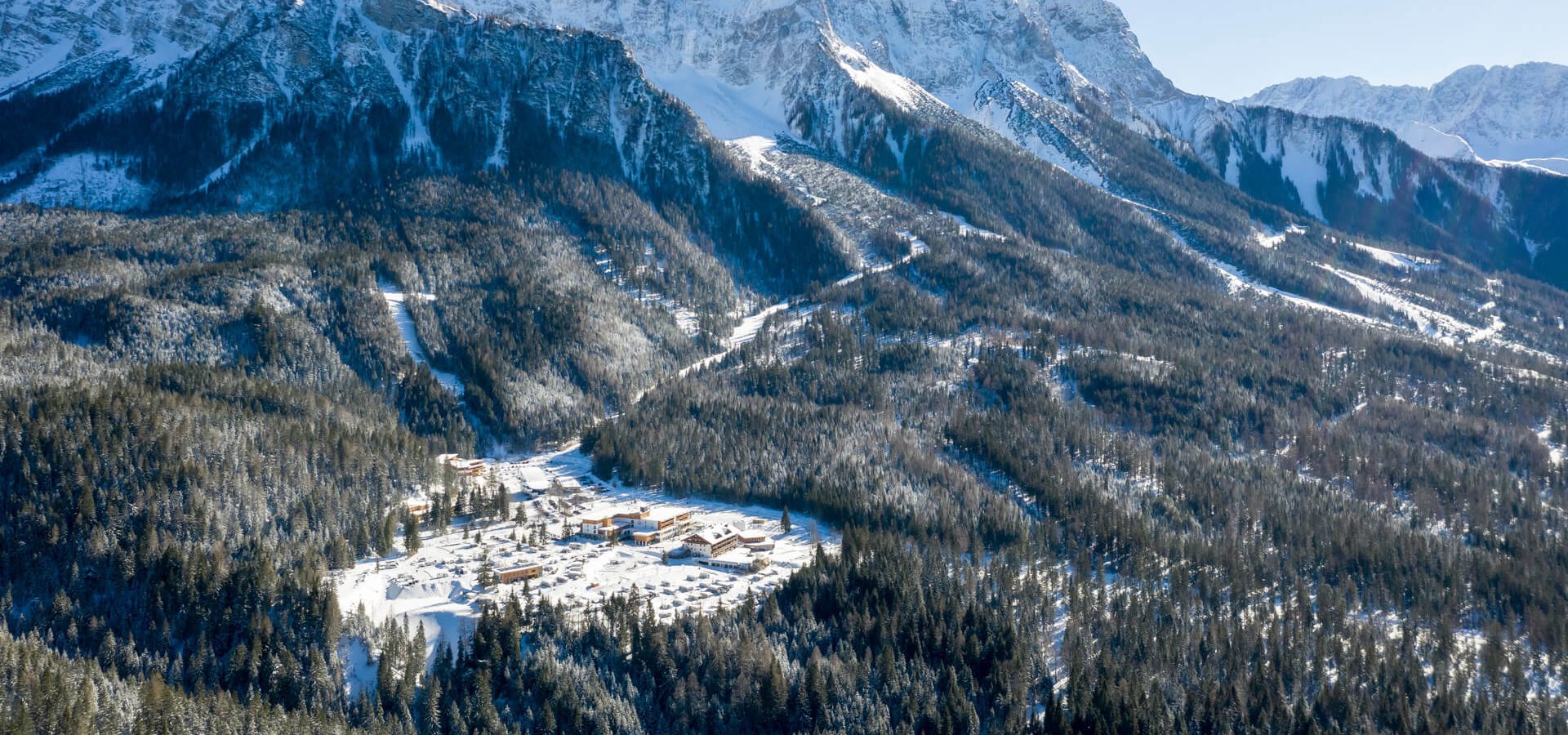 Zugspitz Resort mit Zugspitze im Hintergrund